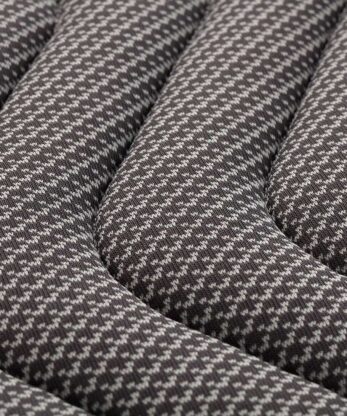 Detalle del colchón V6 de Turmalina y Grafeno con patrón de pata de gallo.