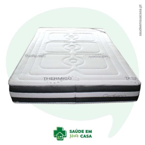 Matelas de graphène thermique noir avec logo blanc.