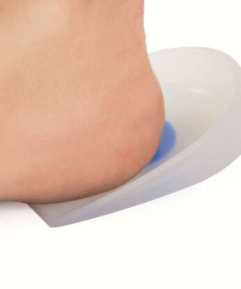 Pie humano con almohadilla Talón con pestaña en el talón.