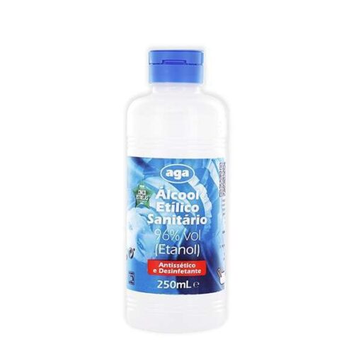 Uma garrafa de Álcool Sanitário 96% 250 ml sobre fundo branco.