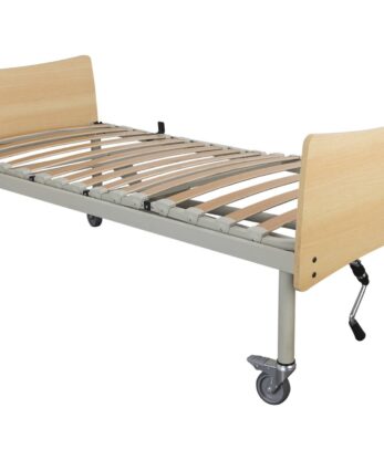 Cama hospitalaria Cama Fantasy Manual 3x4Plan con ruedas y somieres.