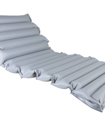 Chaise longue gonflable Domus 2S Matelas anti-cicatrices Pression Alterna gris sur fond blanc.