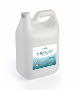 Á Recipiente de 5L de Álcool Gel 70% 5L, colocado sobre fundo branco.