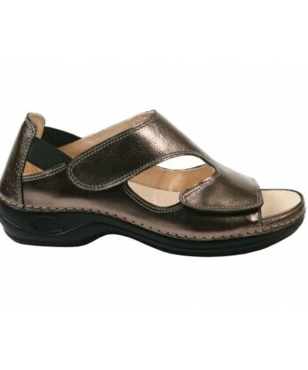 La cómoda sandalia de mujer Bermuda ajustable con dos correas.