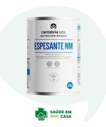 Una impresionante botella de mm con fondo blanco.