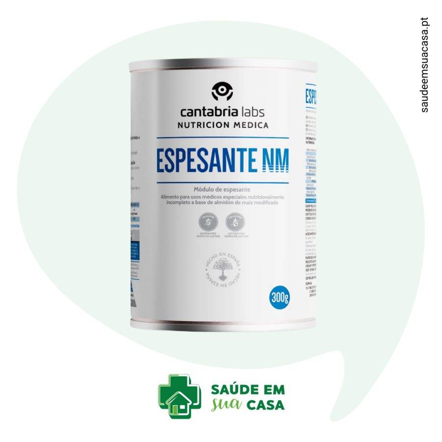 Uma garrafa de espanante mm com fundo branco.