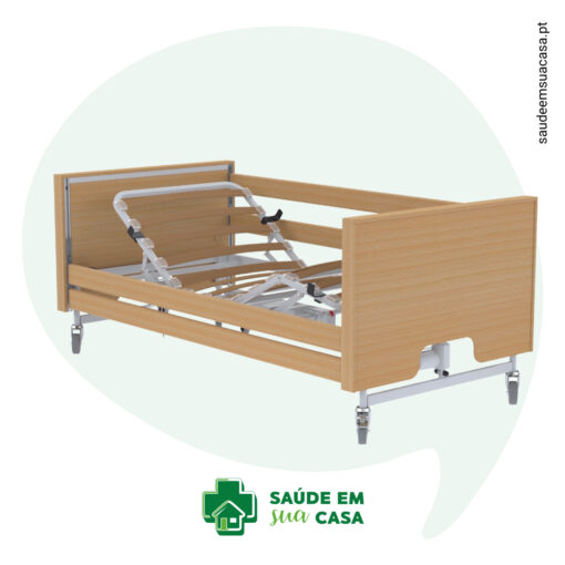 La **Cama articulada eléctrica con elevación en H** con armazón de madera, secciones ajustables para mayor comodidad del paciente y función de alimentación eléctrica. El diseño de la cama articulada garantiza un apoyo óptimo. En la parte inferior de la imagen aparecen el logotipo y el texto "HEALTH AT HOME".