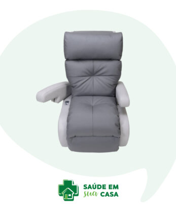 Sofá Relax Manual Antrac de color gris con reposabrazos blancos sobre fondo verde claro. Se ve el logotipo de "Saúde Em Sua Casa" y el sitio web "saudeemsuacasa.pt".