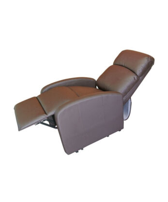 The Relax Primo Confort Sofa, a brown recliner that exudes maximum comfort, rests fully reclined on an immaculate white background.
