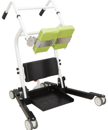 La Grua Easy Transfer es una ayuda para la movilidad con un armazón de metal blanco, soportes acolchados verdes, una plataforma para los pies negra con agarres y ruedas para facilitar el movimiento, perfecta para transferencias suaves.